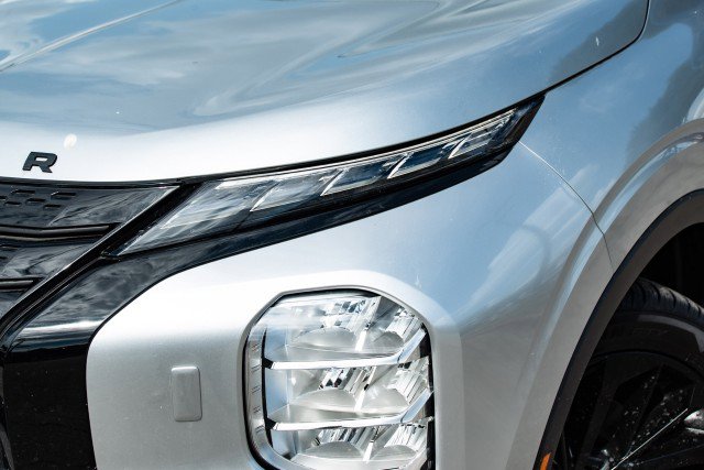 New 2025 Mitsubishi Outlander SEL Black Edition image 3