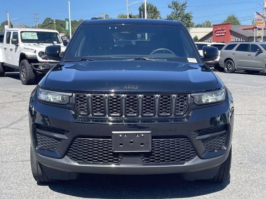 Used 2023 Jeep Grand Cherokee Altitude AWD/4WD image 42