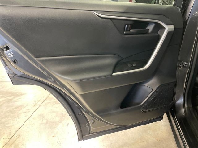 Used 2020 Toyota RAV4 LE w/ All Weather Liner Package AWD/4WD image 29