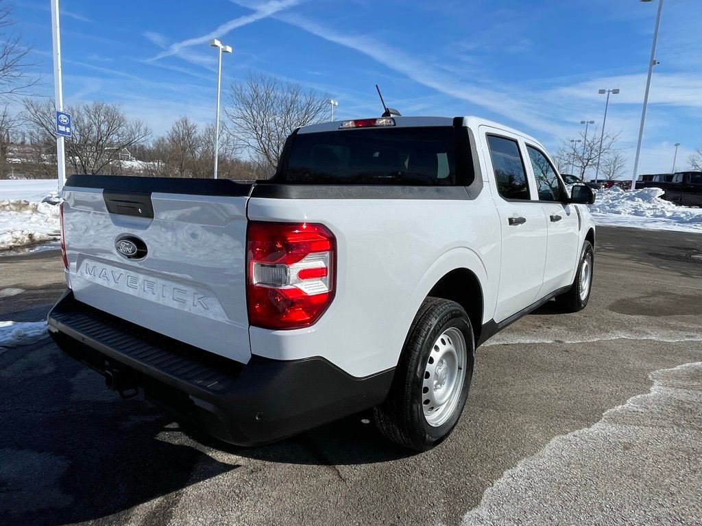 Certified 2025 Ford Maverick XL w/ Equipment Group 101A image 3