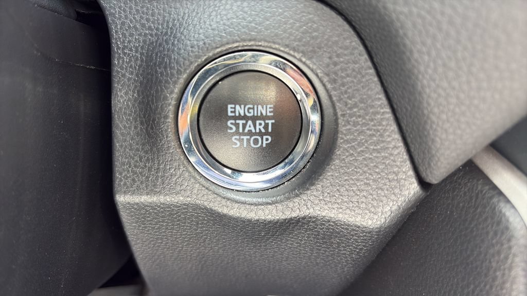 Used 2021 Toyota RAV4 XLE FWD image 23