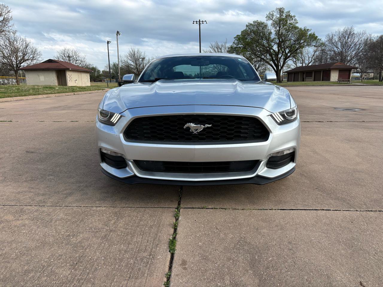 Used 2016 Ford Mustang Coupe image 5