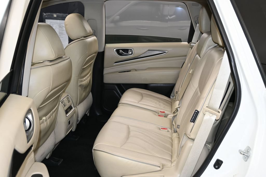 Used 2019 INFINITI QX60 Luxe w/ Essential Package FWD image 32