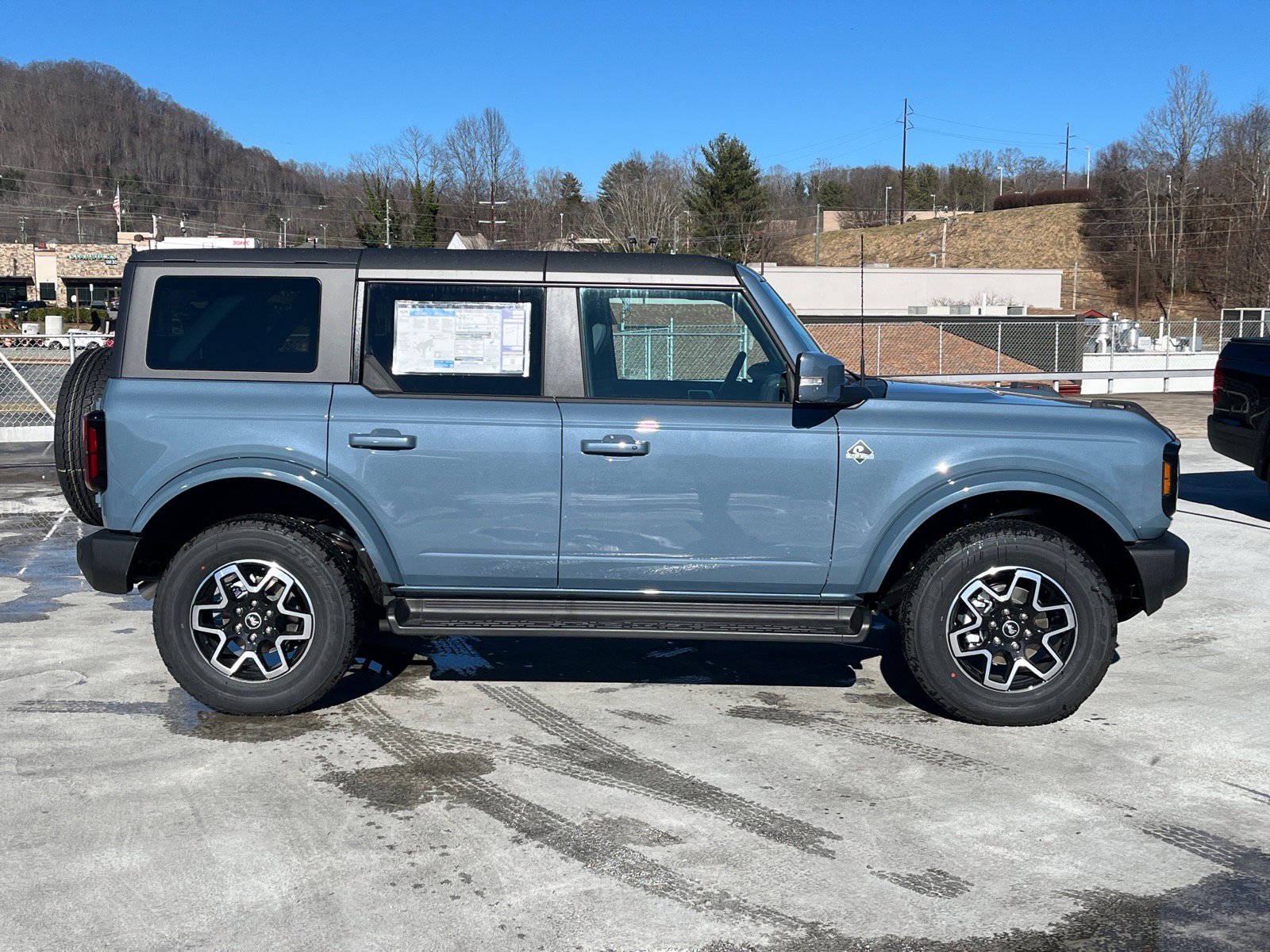 New 2025 Ford Bronco Outer Banks AWD/4WD image 2