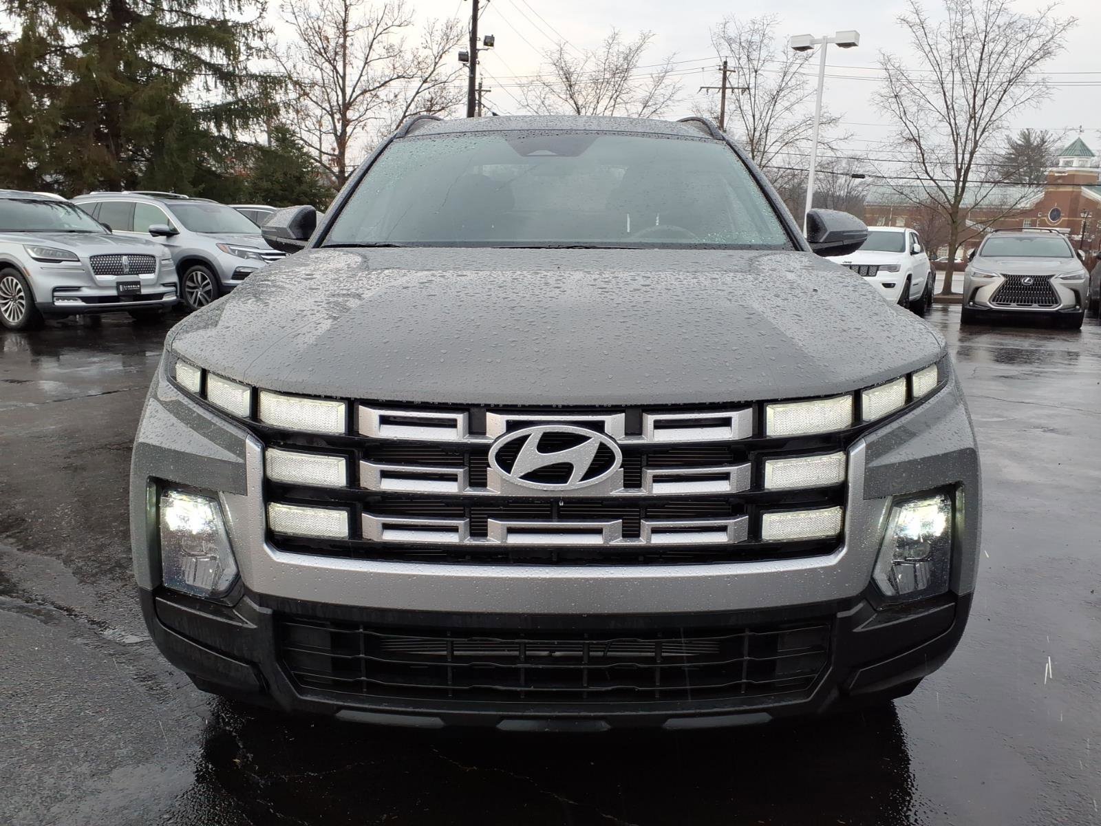 Used 2025 Hyundai Santa Cruz SEL AWD/4WD image 2