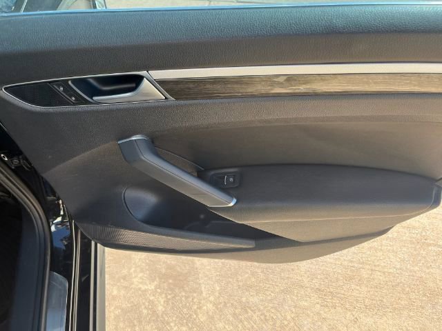 Used 2016 Volkswagen Passat 1.8T SE FWD image 17