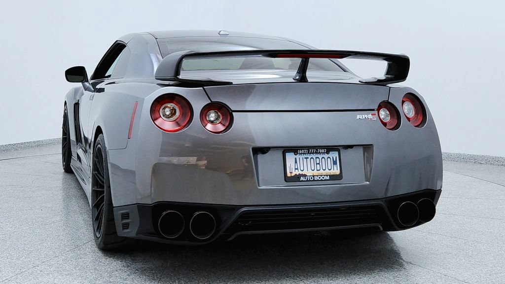 Used 2015 Nissan GT-R Premium AWD/4WD image 4