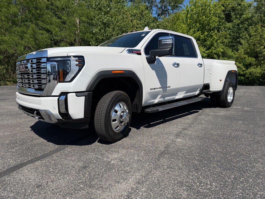 Used 2025 GMC Sierra 3500 Denali w/ Denali Reserve Package AWD/4WD image 8
