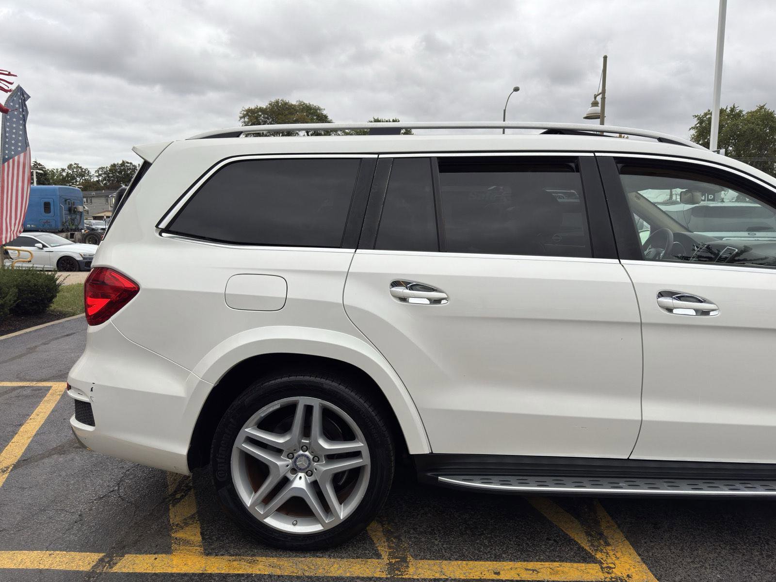 Used 2014 Mercedes-Benz GL 550 4MATIC image 11