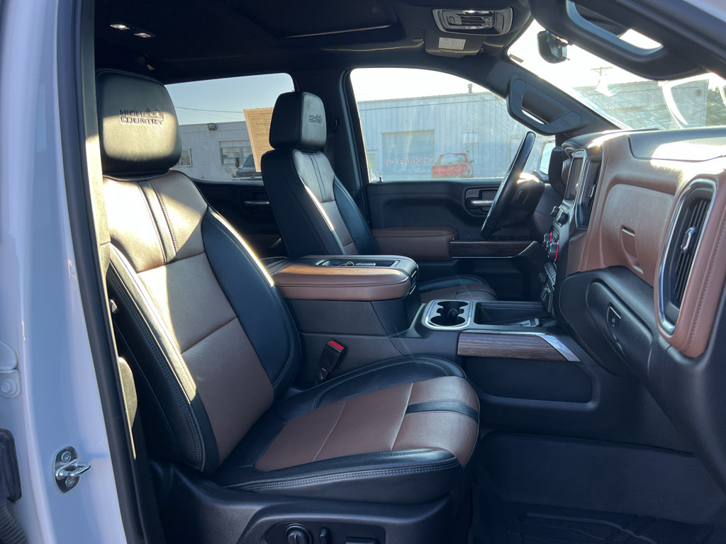 Used 2021 Chevrolet Silverado 1500 High Country w/ Technology Package AWD/4WD image 39
