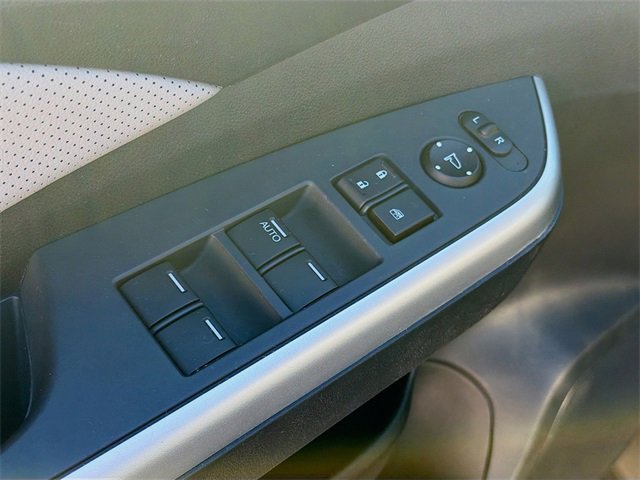 Used 2016 Honda CR-V Touring image 22