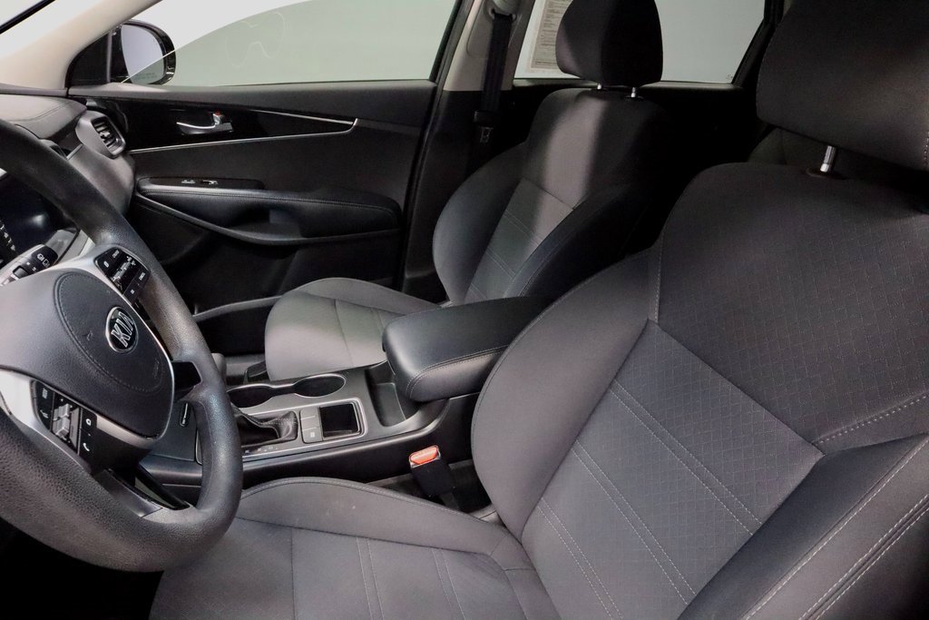 Used 2019 Kia Sorento LX image 26