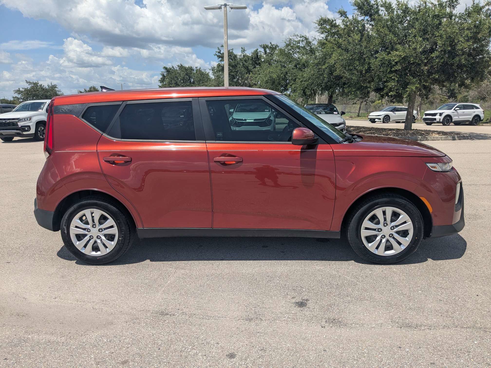 Used 2022 Kia Soul LX FWD image 4