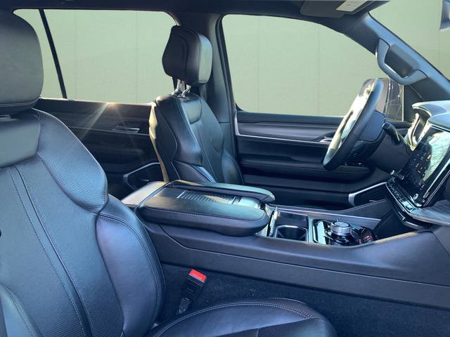 Used 2024 Jeep Wagoneer Series II w/ Flexible Seating Group image 49