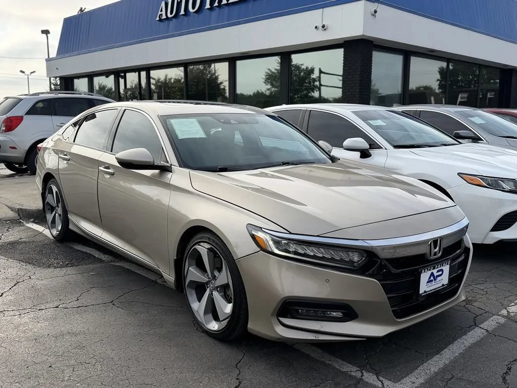 Used 2020 Honda Accord Touring image 3