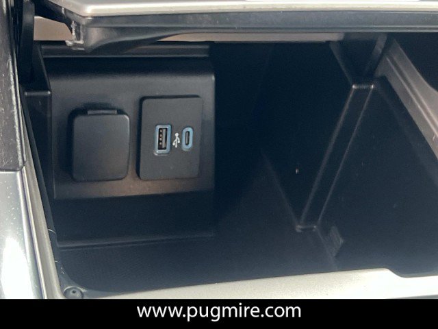 Used 2020 Ford Explorer XLT w/ Equipment Group 202A image 31