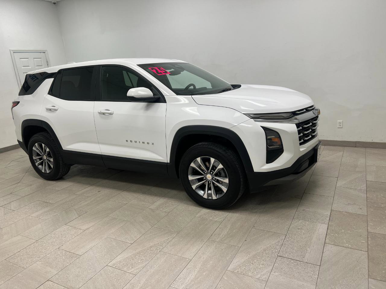 Used 2025 Chevrolet Equinox LT image 13