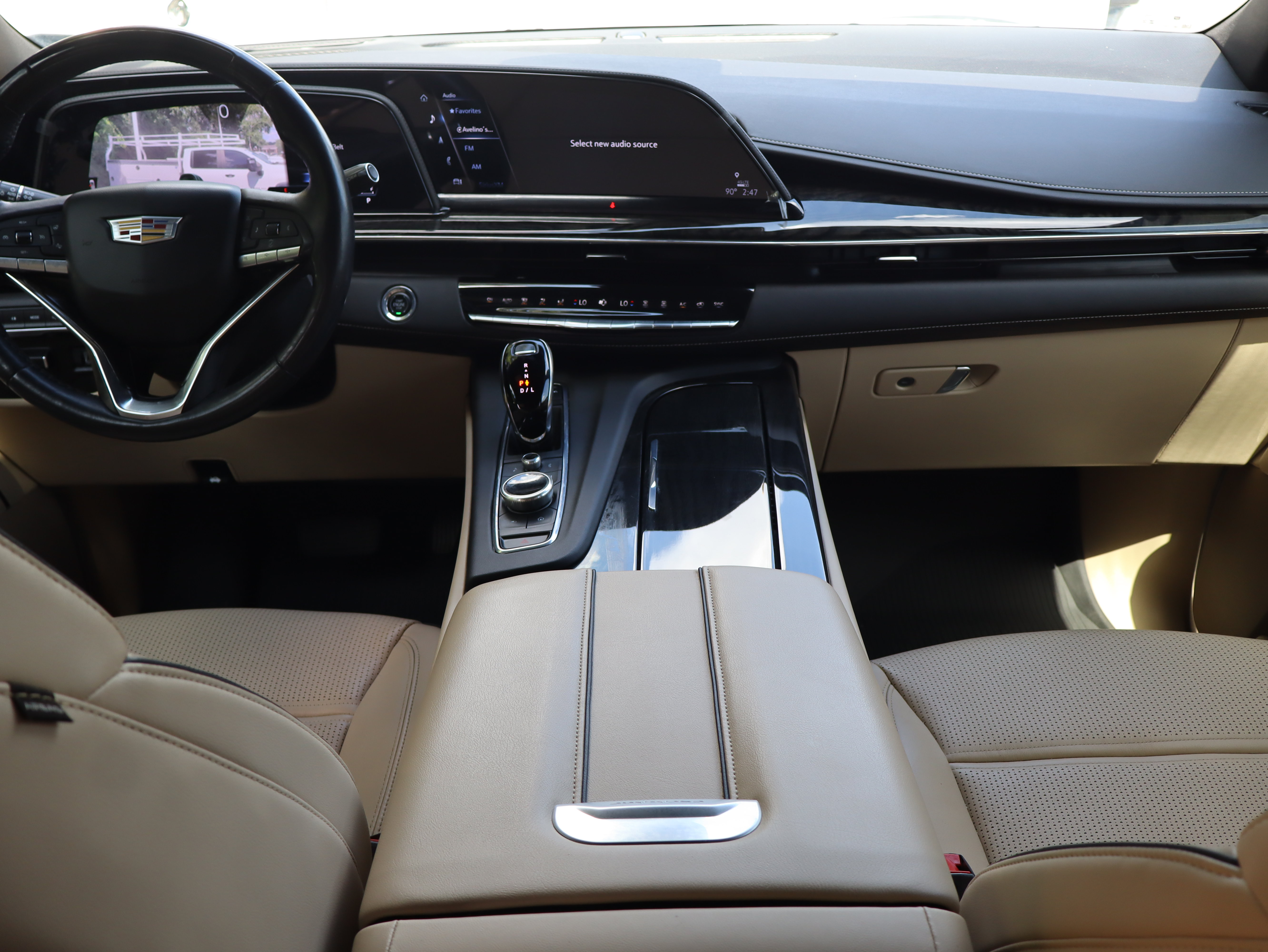 Used 2023 Cadillac Escalade ESV Premium Luxury w/ Performance Package AWD/4WD image 24