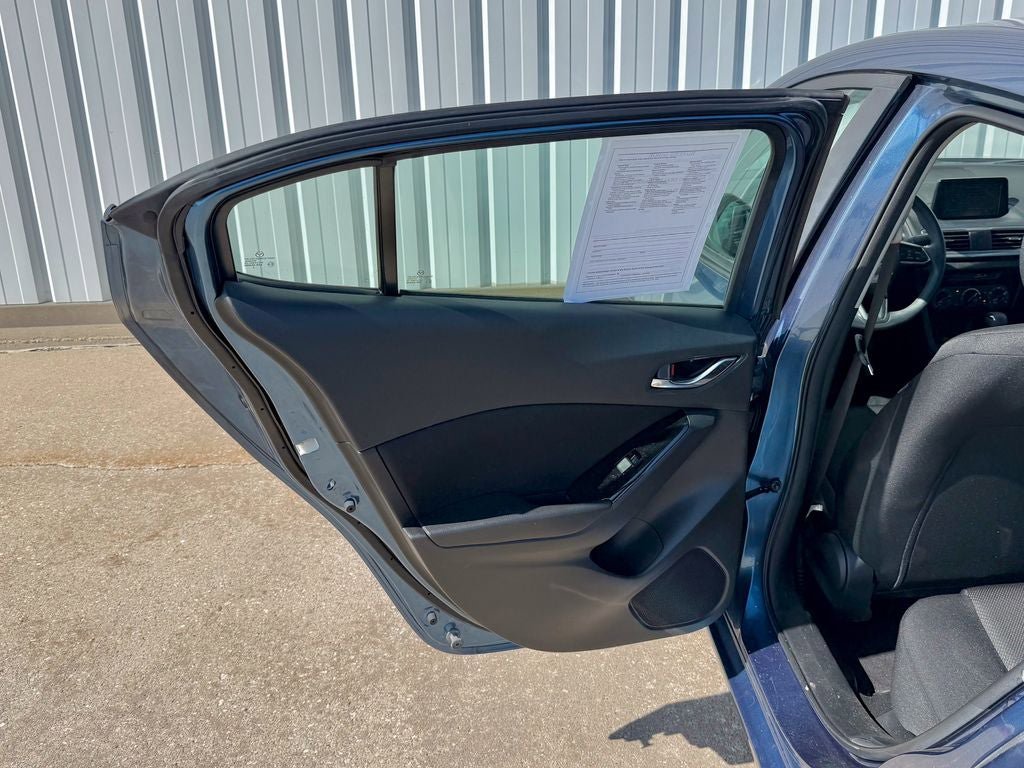 Used 2018 MAZDA MAZDA3 Sport FWD image 15