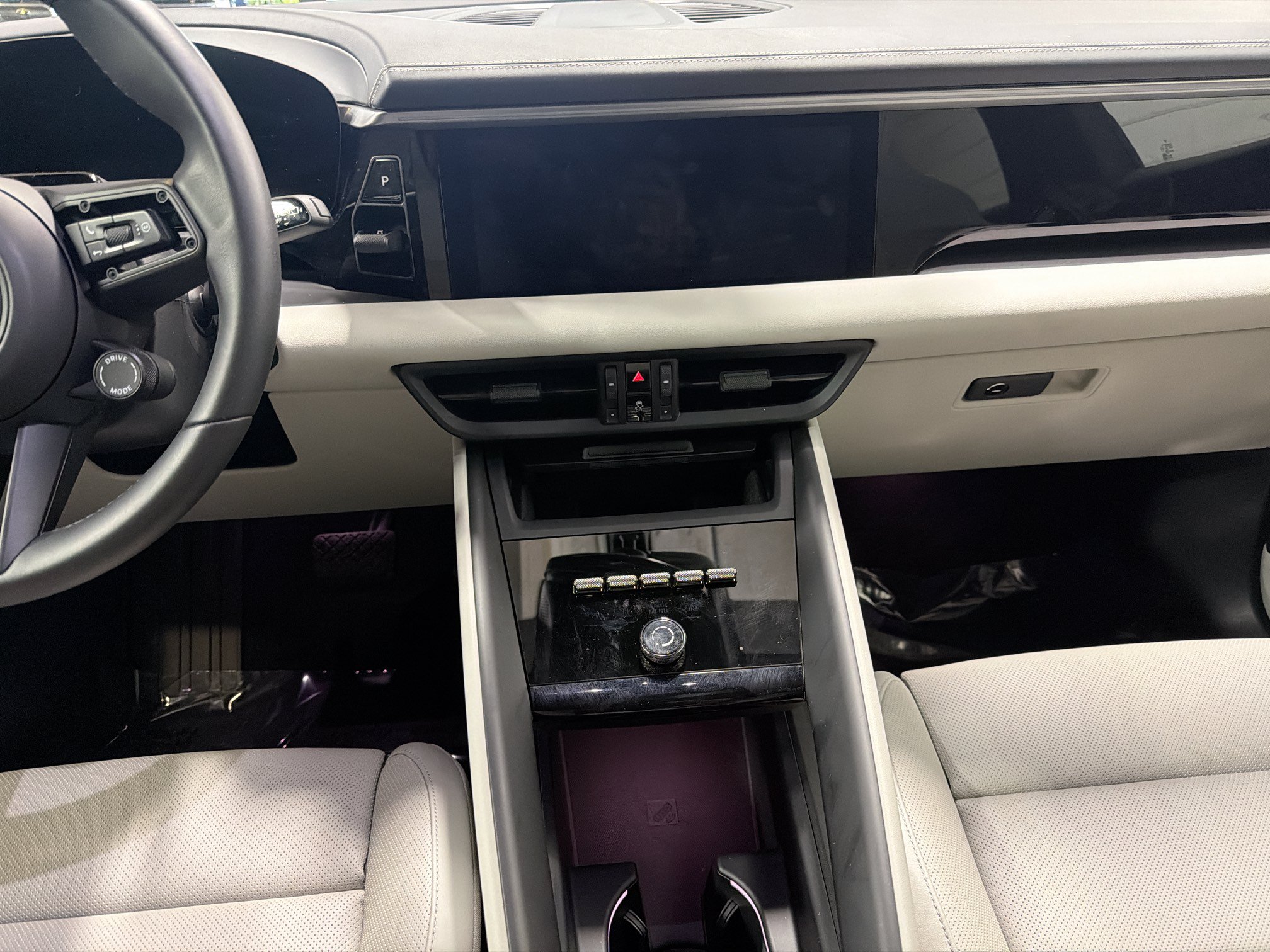 Certified 2026 Porsche Macan Electric RWD image 20