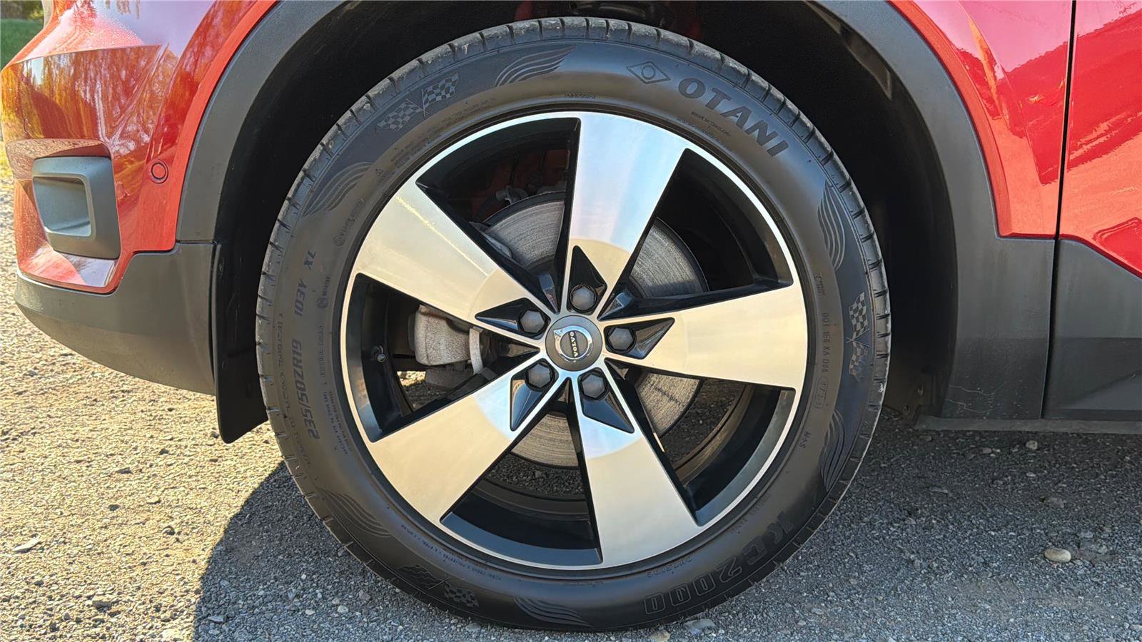 Used 2019 Volvo XC40 T5 Momentum image 19