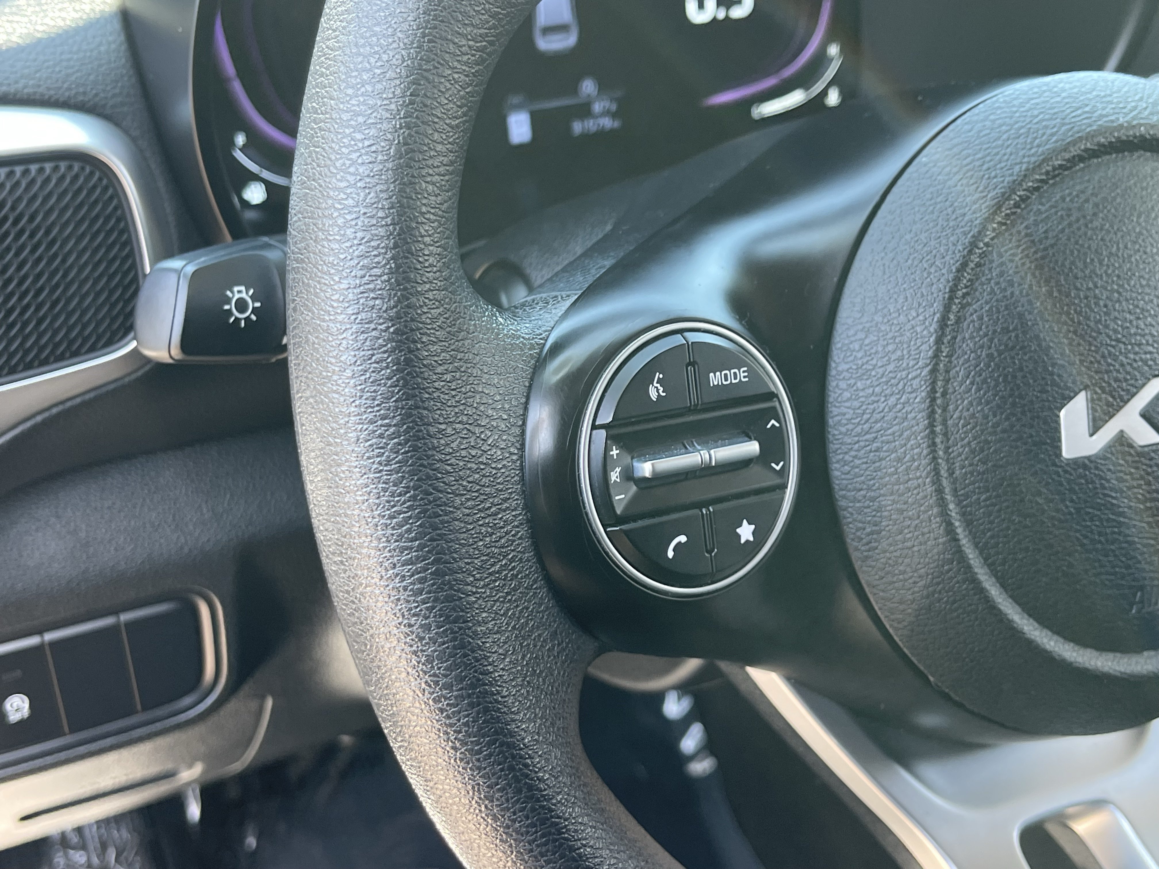 Certified 2023 Kia Soul LX w/ LX Technology Package FWD image 23