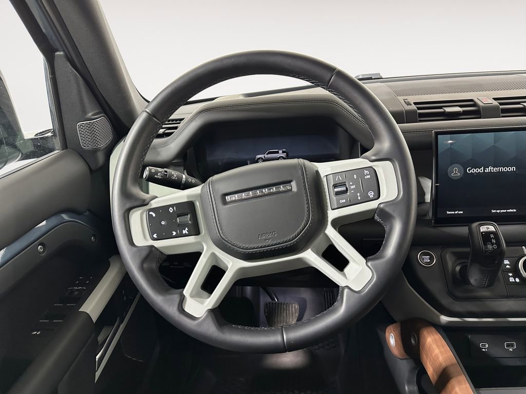 Used 2024 Land Rover Defender 110 SE image 12