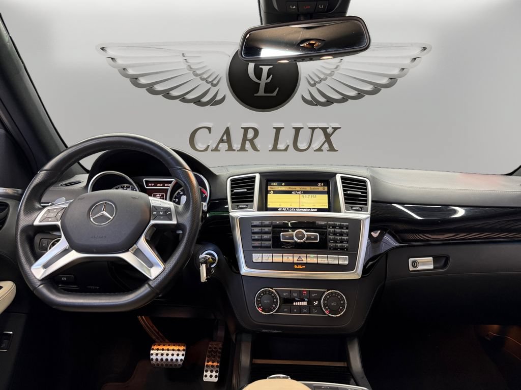Used 2012 Mercedes-Benz ML 63 AMG 4MATIC w/ Driver Assistance Pkg image 11