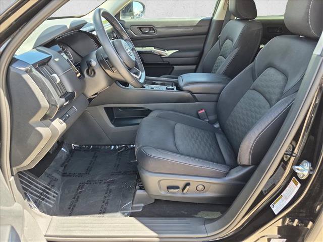 Used 2024 Nissan Pathfinder SV AWD/4WD image 16