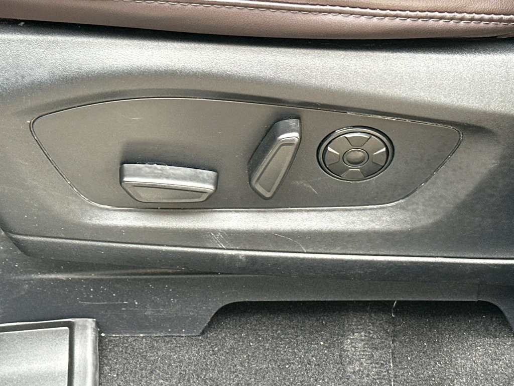 Used 2025 Ford Explorer Platinum AWD/4WD image 28