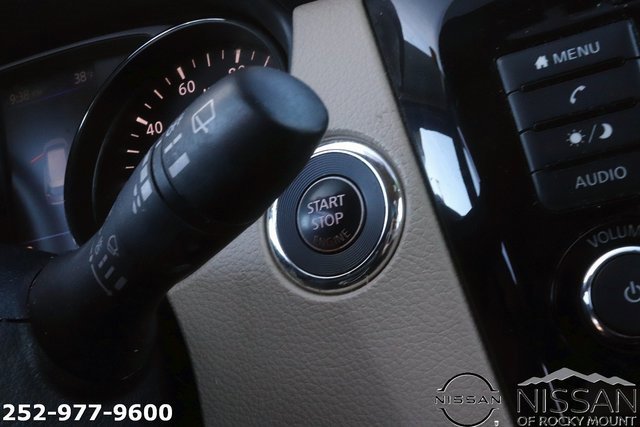 Used 2018 Nissan Rogue SV image 25