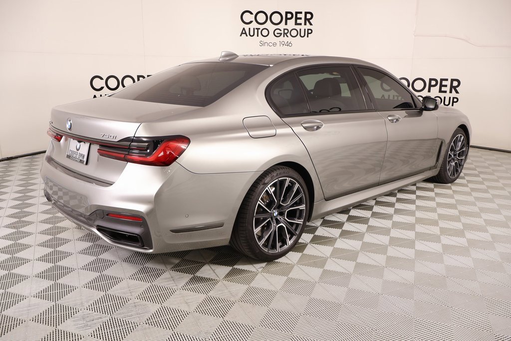 Used 2021 BMW 750i xDrive w/ Executive Package image 23
