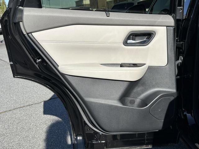Certified 2025 Nissan Rogue SL w/ SL Premium Package AWD/4WD image 21