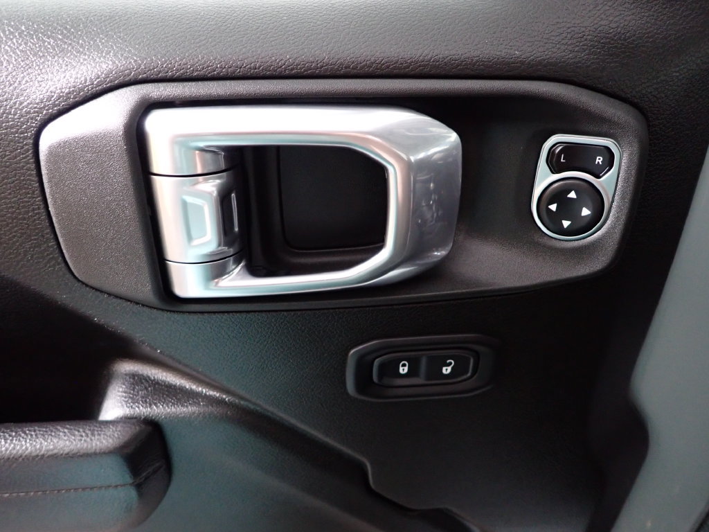 Used 2024 Jeep Wrangler Unlimited Rubicon AWD/4WD image 21