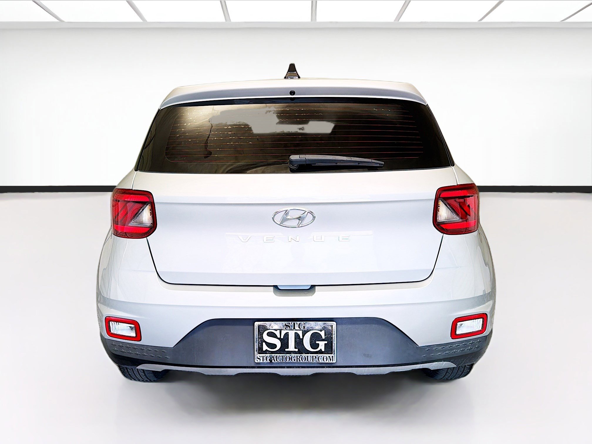 Used 2021 Hyundai Venue SE FWD image 5