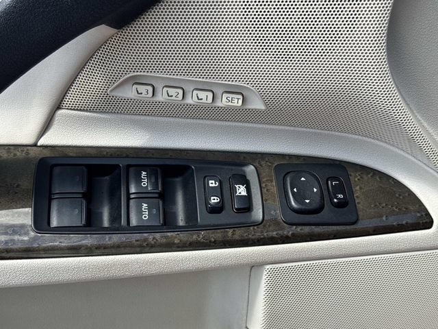 Used 2010 Lexus IS 250C w/ Luxury Pkg RWD image 19