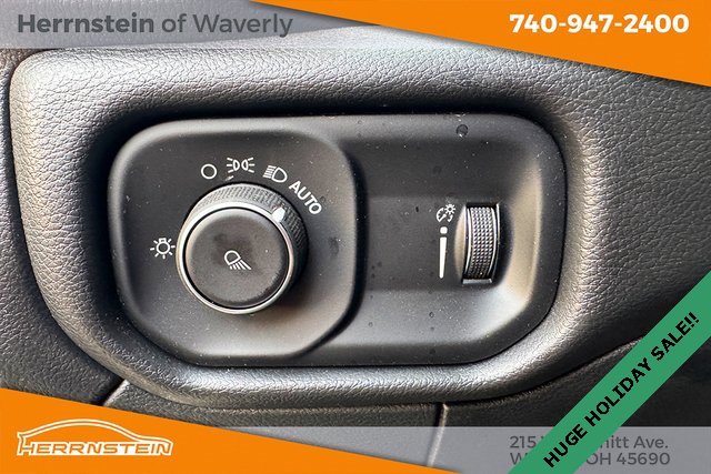 Used 2024 RAM 2500 Tradesman w/ Chrome Appearance Group image 17