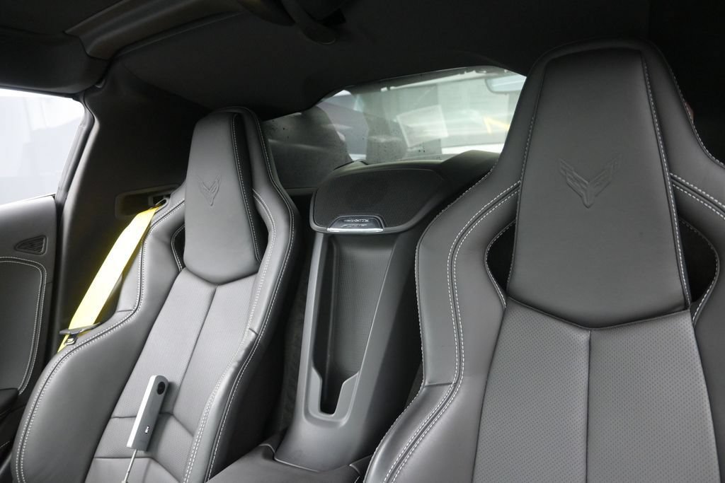 Used 2025 Chevrolet Corvette Z06 RWD image 15