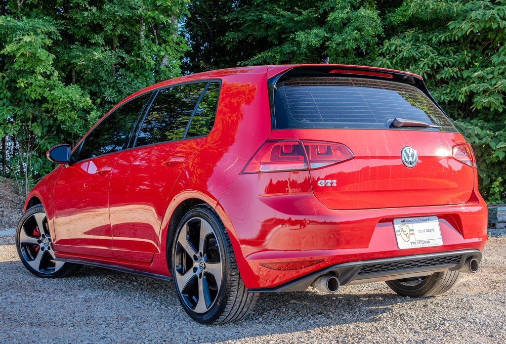 Used 2015 Volkswagen GTI SE FWD image 3