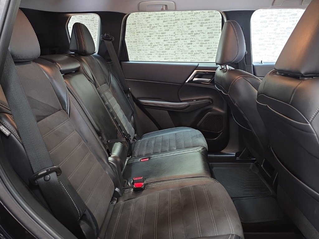 Used 2024 Mitsubishi Outlander SEL image 15