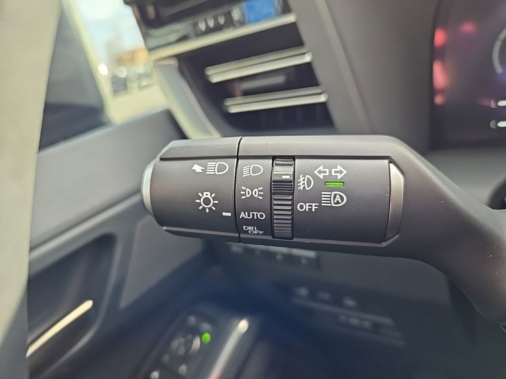 Used 2025 Lexus GX 550 w/ Accessory Package (2T) image 19