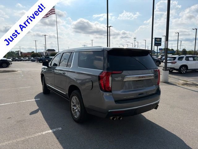 Used 2022 GMC Yukon XL Denali AWD/4WD image 5