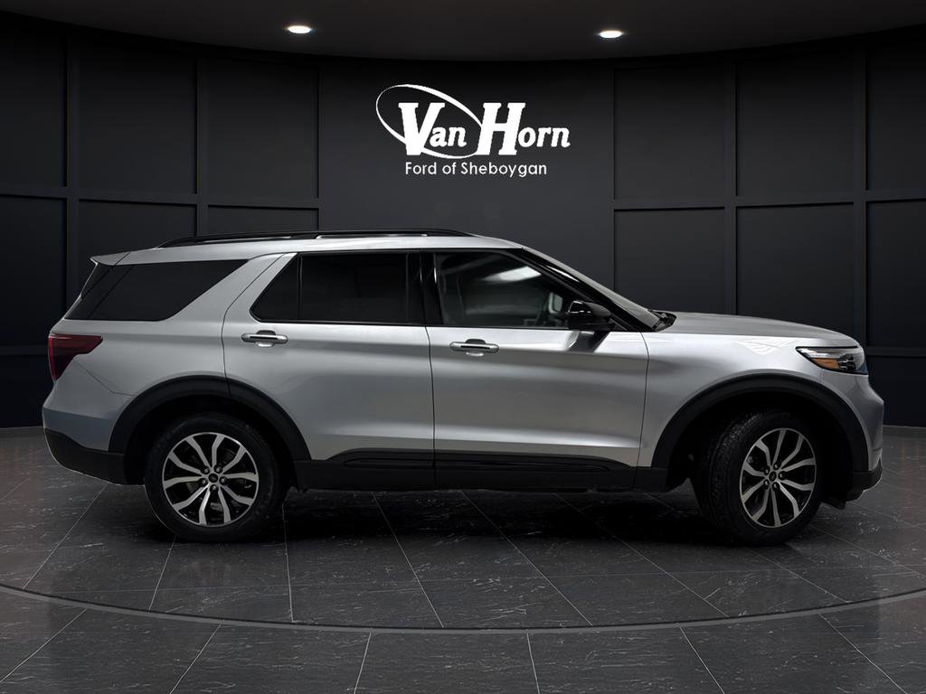 Used 2023 Ford Explorer ST-Line image 2