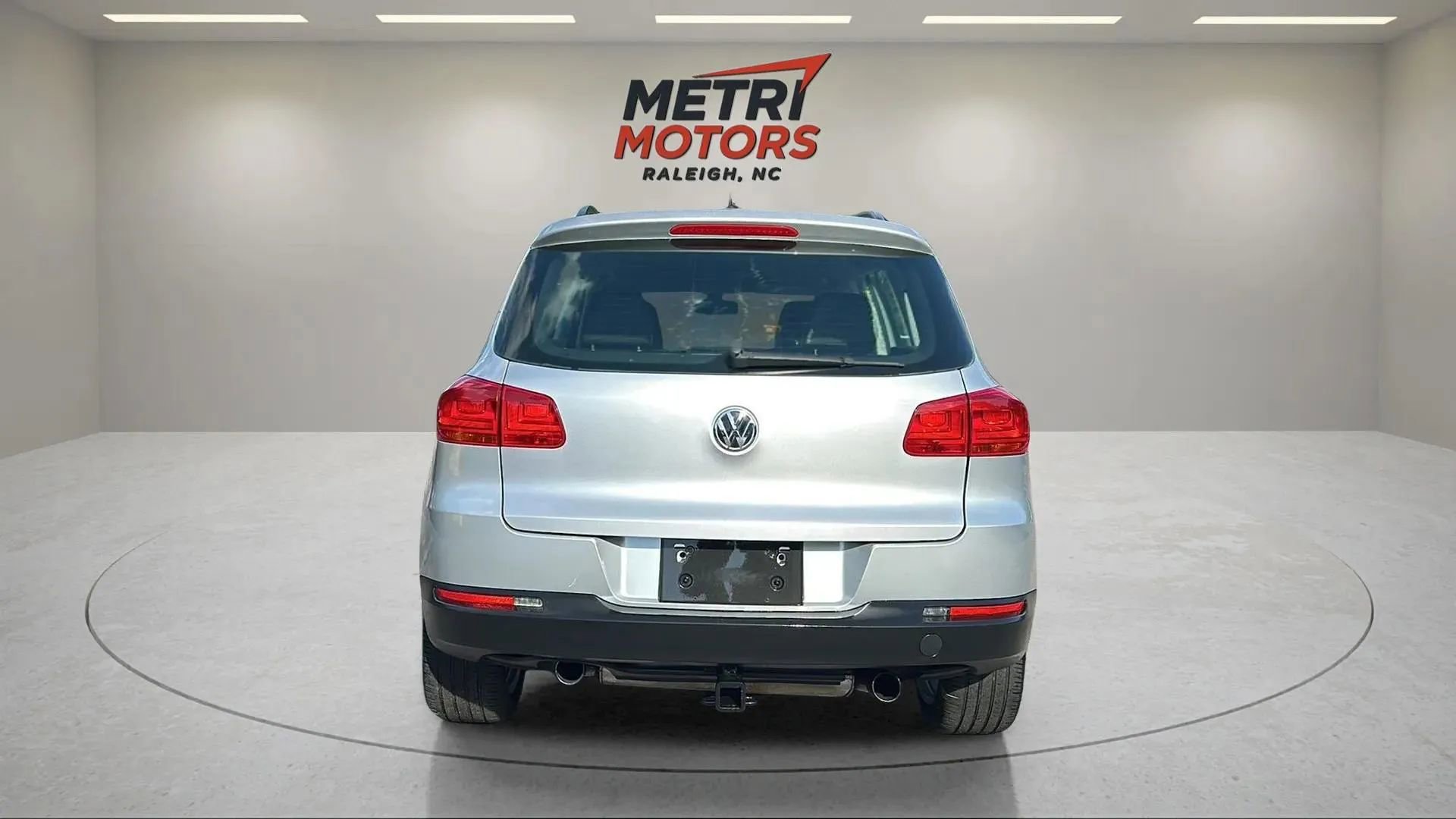 Used 2016 Volkswagen Tiguan S image 6