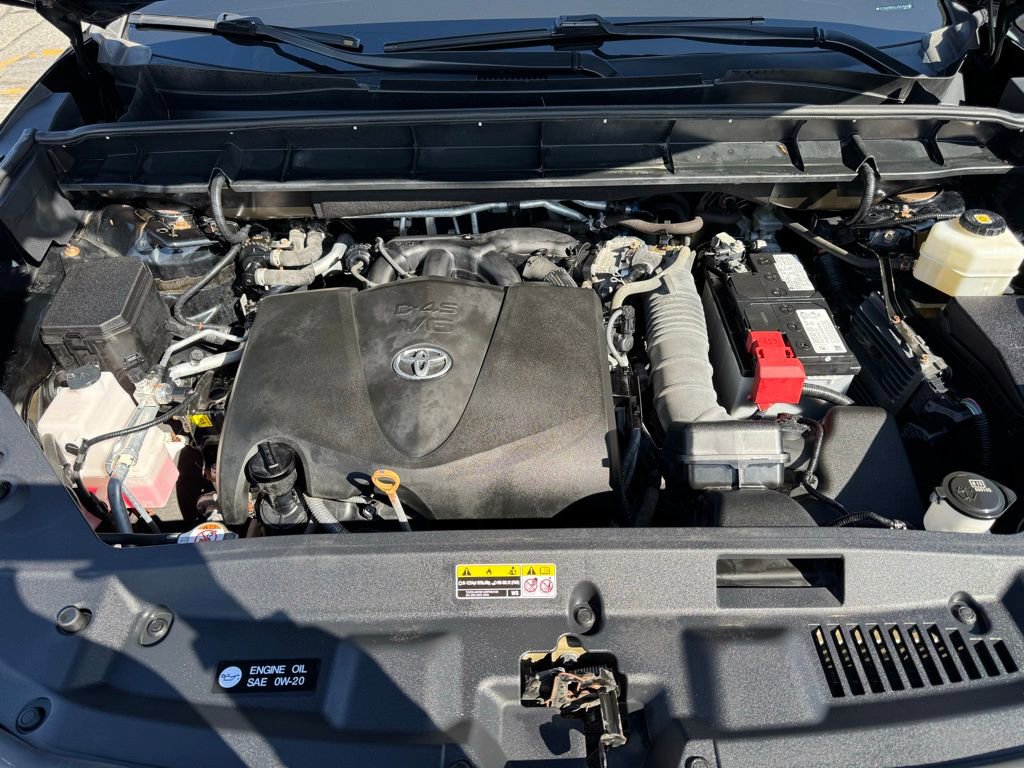 Used 2020 Toyota Highlander XLE AWD/4WD image 11
