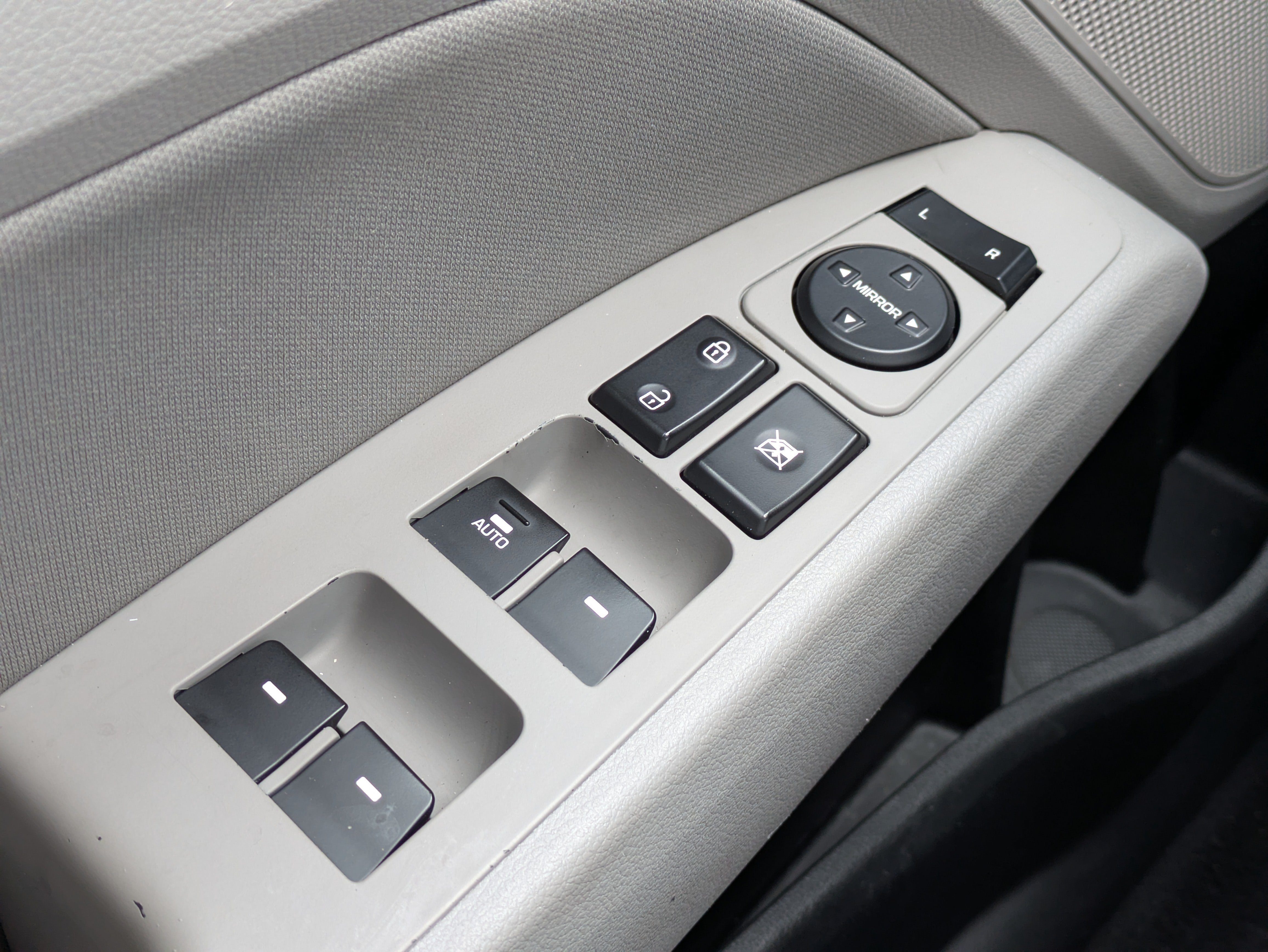 Used 2020 Hyundai Elantra Value Edition FWD image 19