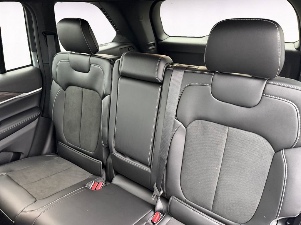 New 2026 Jeep Grand Cherokee Laredo image 13