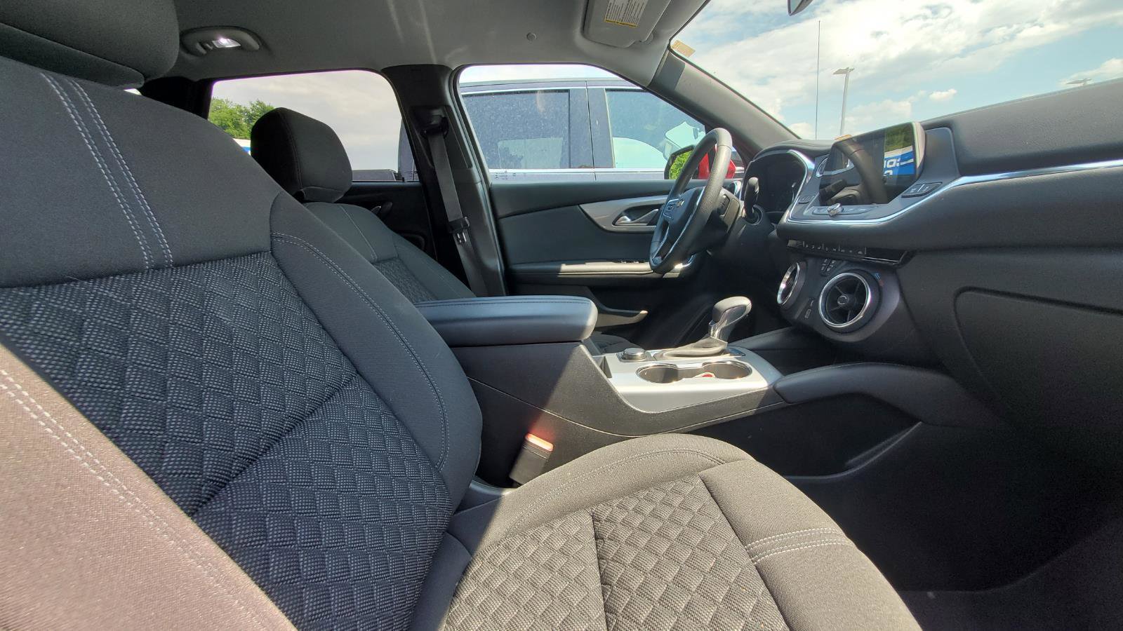 Used 2022 Chevrolet Blazer LT FWD image 4