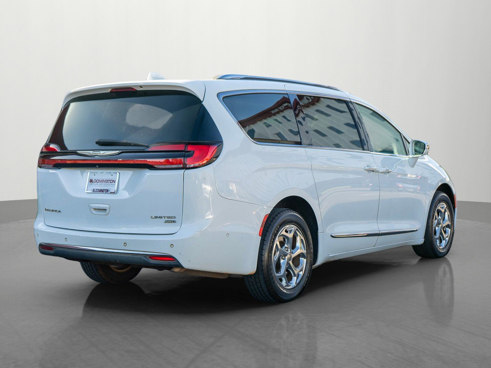 Used 2021 Chrysler Pacifica Limited w/ Premium & Safety Sphere Group AWD/4WD image 7