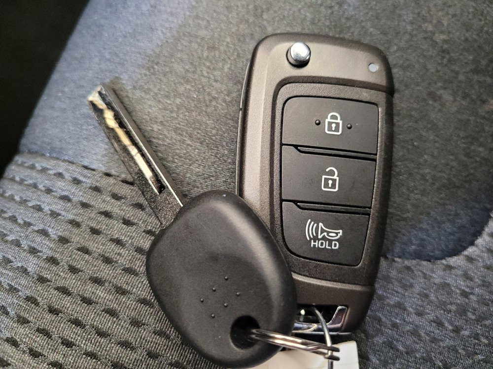 Used 2019 Hyundai Santa Fe SE FWD image 32